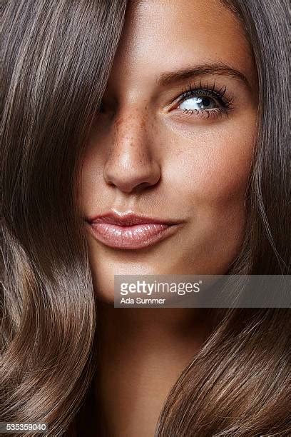 chicas guapas morenas|290.871 Chica Morena Guapa Stock Photos, High